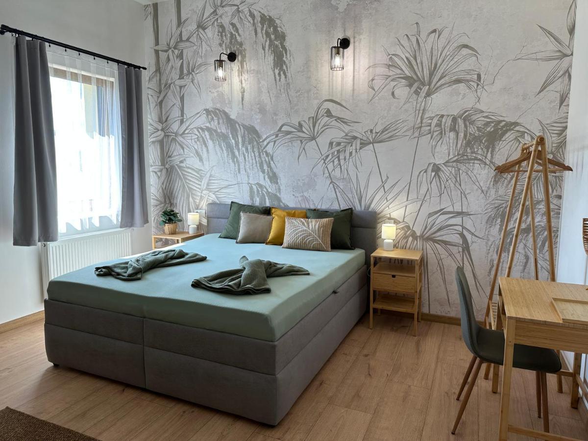 Green Apartment - City Centre - Main Square Liptovský Mikuláš Eksteriør billede