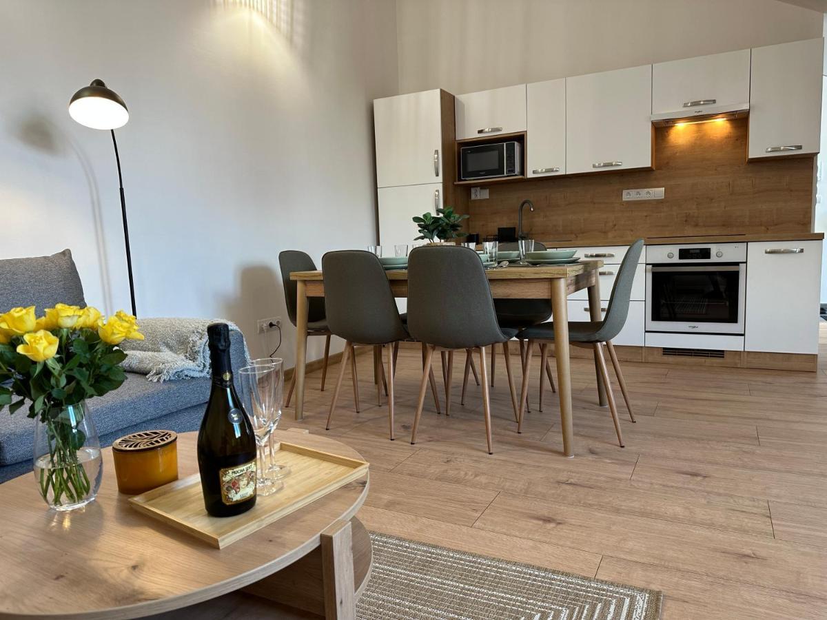 Green Apartment - City Centre - Main Square Liptovský Mikuláš Eksteriør billede